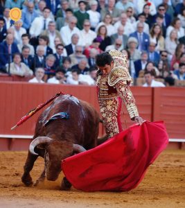 Faena para el recuerdo de Miguel Ángel Perera en Sevilla