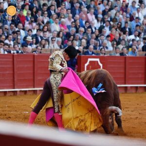 Faena para el recuerdo de Miguel Ángel Perera en Sevilla