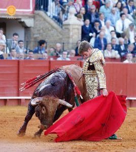 Faena para el recuerdo de Miguel Ángel Perera en Sevilla