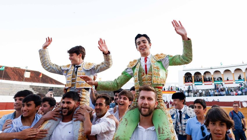 Marco Pérez y Guillermo Luna se reparten siete orejas en Aracena