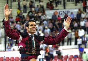 Emilio de Justo sale a hombros en Aguascalientes