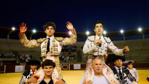 Marco Pérez y Martín Morilla, a hombros en Morón