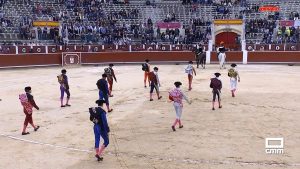 Tres orejas para Fernando Adrián en Albacete