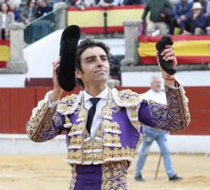 Miguel Ángel Perera y Borja Jiménez salen a hombros en Trujillo