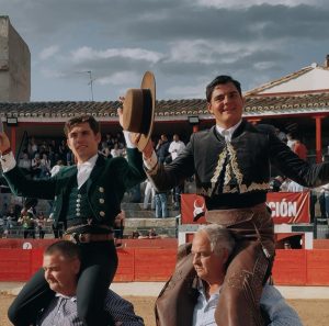 Doble puerta grande en Corella