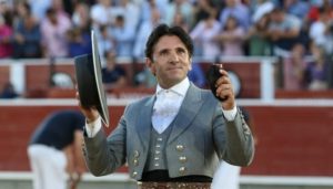 Diego Ventura evita, por ahora, el quirófano