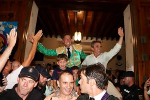 Cinco orejas e indulto de Manuel Escribano en su gesta de Alicante