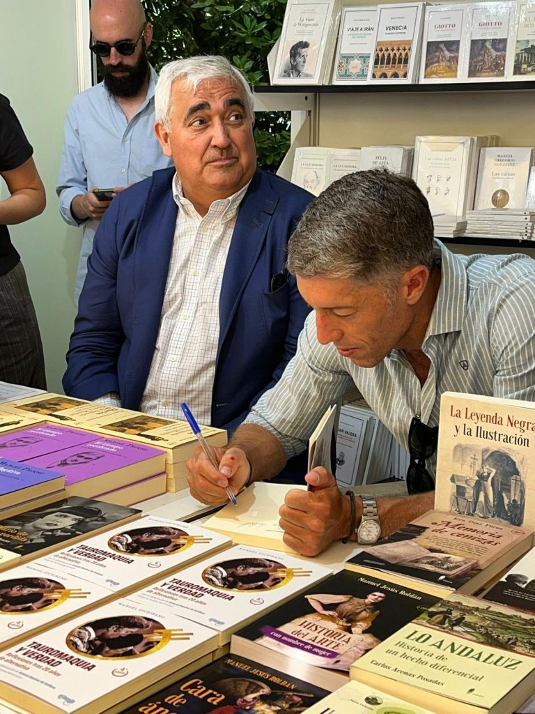 Éxito rotundo de Manuel Escribano en la Feria del Libro de Madrid