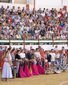 Lluvia de orejas en el festival de Navas de San Juan