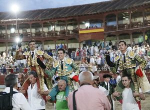 Corrida triunfal para homenajear a Manolo Lozano en Segovia