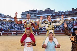 Borja Jiménez y David de Miranda salen a hombros en Soria