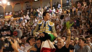 Roca Rey abre la puerta grande en Toledo