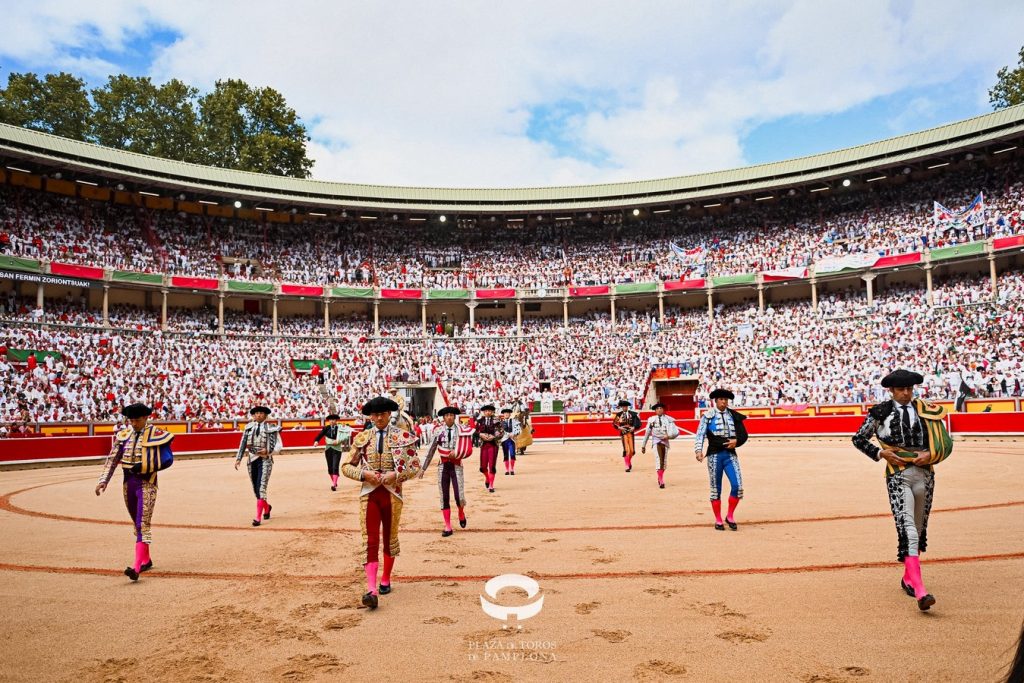 Sin trofeos en la corrida de Fuente Ymbro en Pamplona