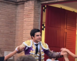 Tres orejas y puerta grande para Colombo en Teruel