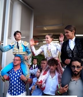 Triple salida a hombros en Lunel