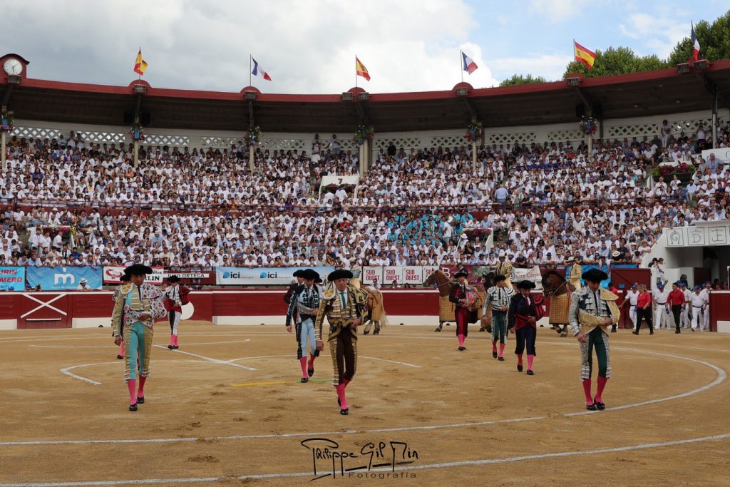 Ovaciones en la corrida de Mont de Marsan