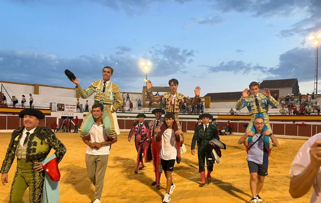 Todos a hombros en Castellar