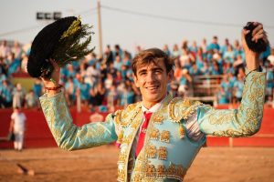 Cirugeda, única oreja con una dura novillada de Barcial