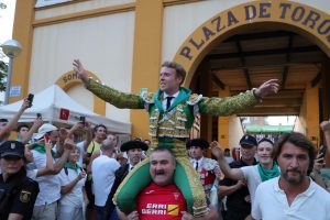 Clemente abre la puerta grande en Huesca