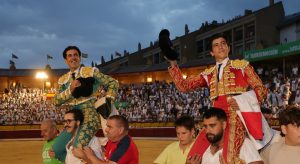 Alejandro Talavante y Marco Pérez, a hombros en Huesca