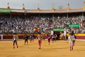 A oreja por coleta en la primera corrida de Huesca