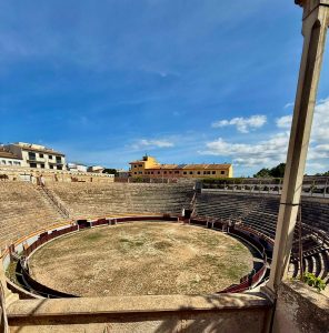 Baleares Cambio de Tercio, al frente de la plaza de Muro
