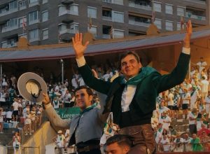 Doble salida a hombros en Huesca