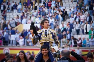 Puerta grande de Sebastián Castella en Palencia