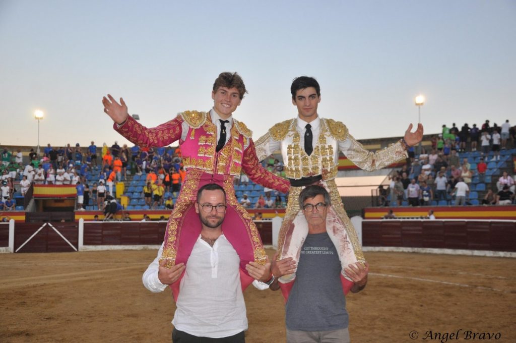 Jesús de la Calzada y Álvaro Serrano triunfan en Villa del Prado