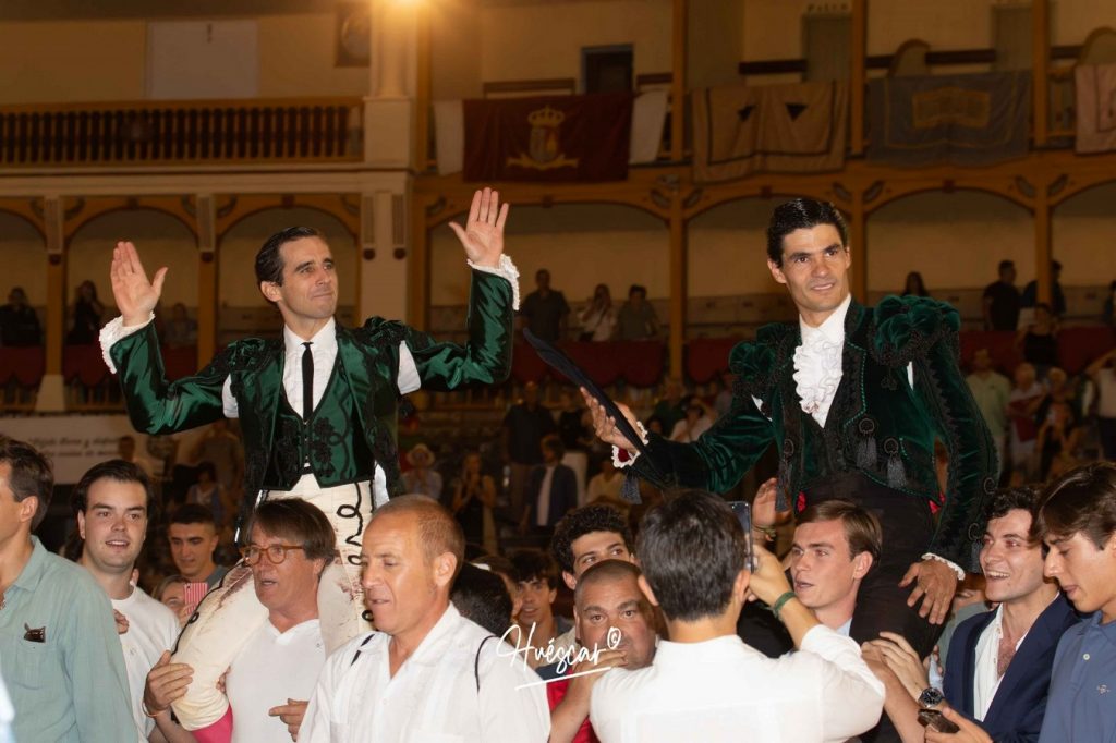 Los diestros subliman el toreo en Aranjuez