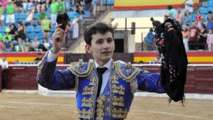 Luis Vilches no seguirá como director artístico de Carlos Tirado