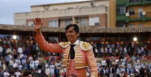 Curro Díaz sale a hombros en una encerrona triunfal en Úbeda