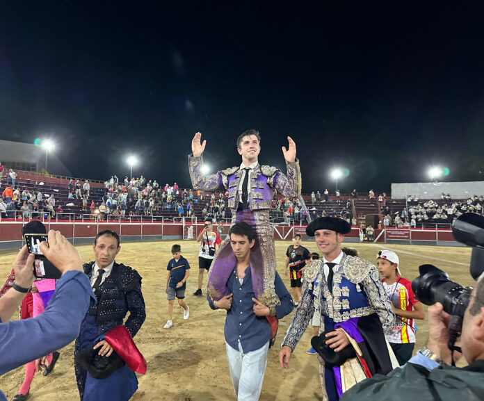 Joao D´Alva sale a hombros en Calasparra