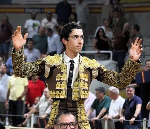 'El Mene' salda el reto de Villaseca con nota alta