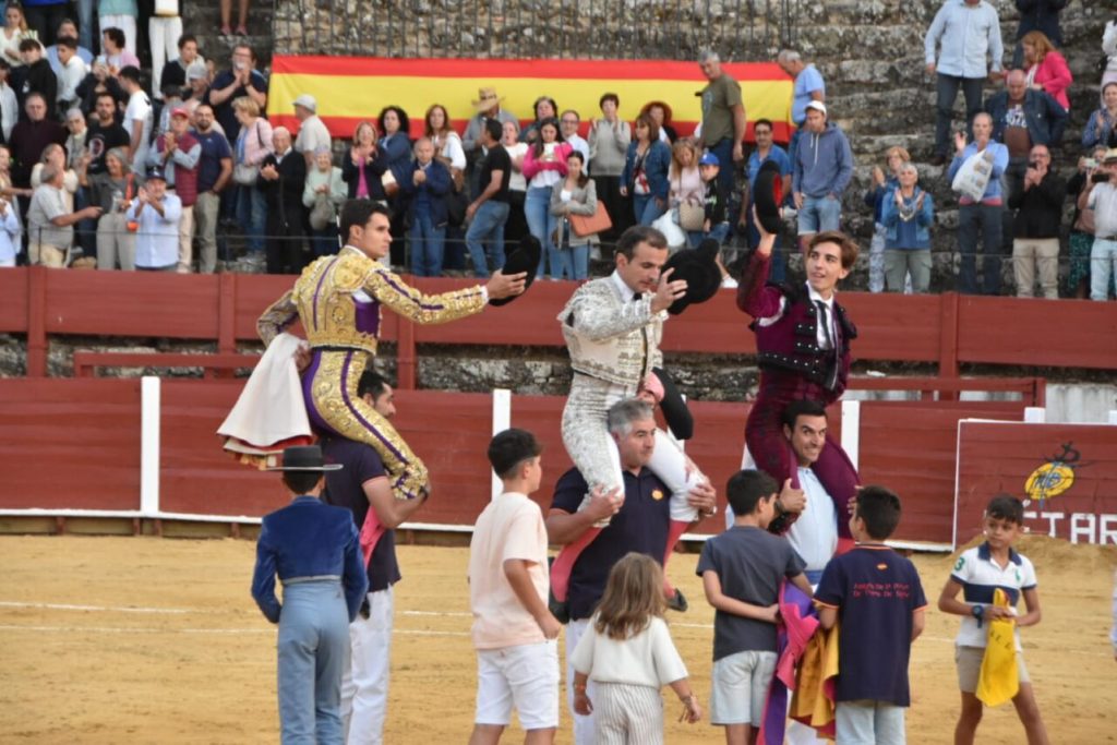 Corrida mixta triunfal en Béjar