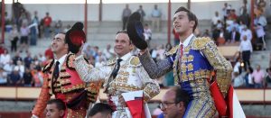 Triple puerta grande en Navaluenga