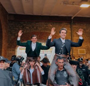 Sergio Galán y Sergio Pérez, a hombros en Valladolid