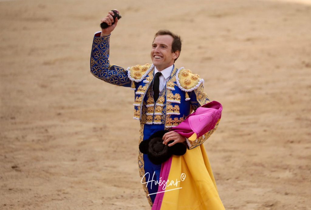 Oreja para Román y percance de David Galván en Madrid