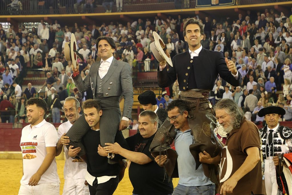 Sergio Galán y Diego Ventura, puerta grande en Zaragoza