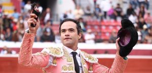 Juan Pablo Sánchez cortó la única oreja en Pachuca