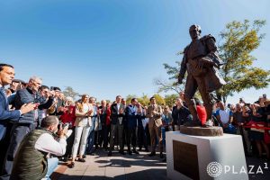 Descubierta en Las Ventas la estatua homenaje a Antoñete