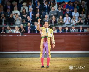 Morante de la Puebla se corta la coleta tras triunfar en Madrid