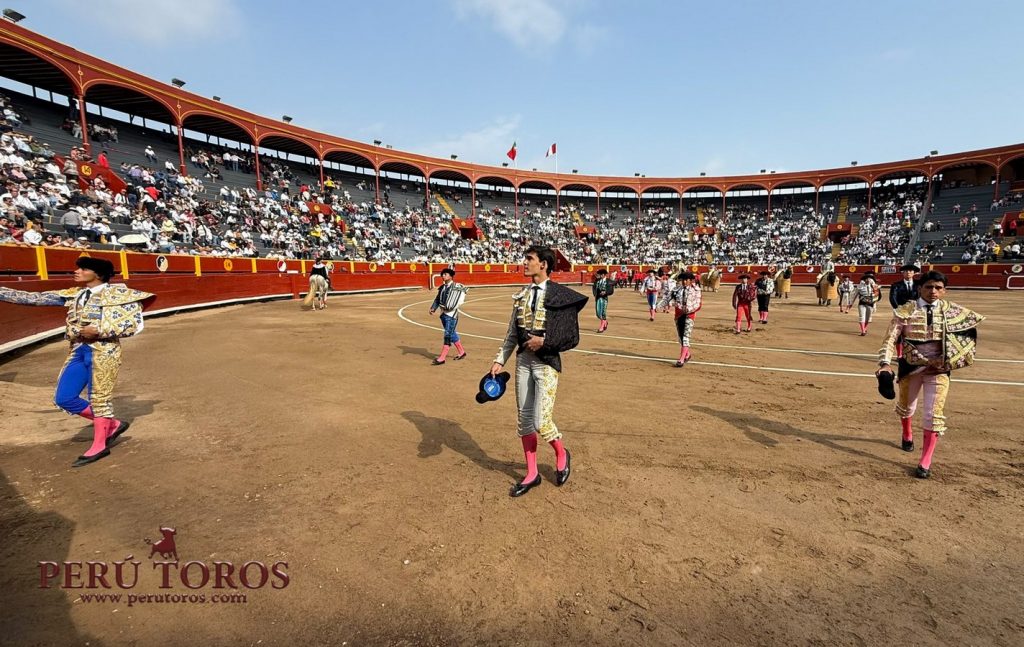 Pedro Luis y Tomás Bastos, ovacionados en Lima
