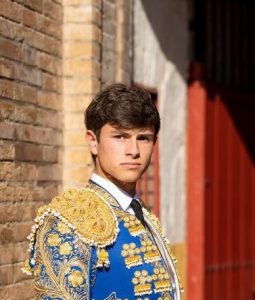 Aarón Palacio, protagonista en la revista ¡HOLA!