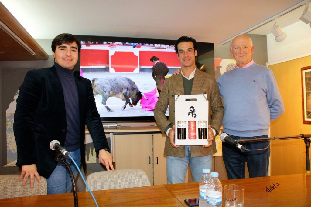 Broche de oro con Morenito de Aranda en el Club Mazzantini