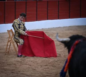 El paso firme de un novillero distinto: Tomás González