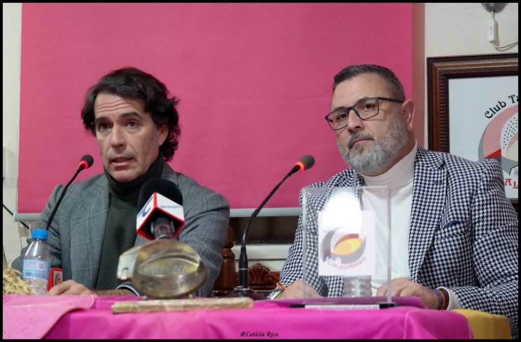 Uceda Leal protagoniza un interesante coloquio en Calasparra