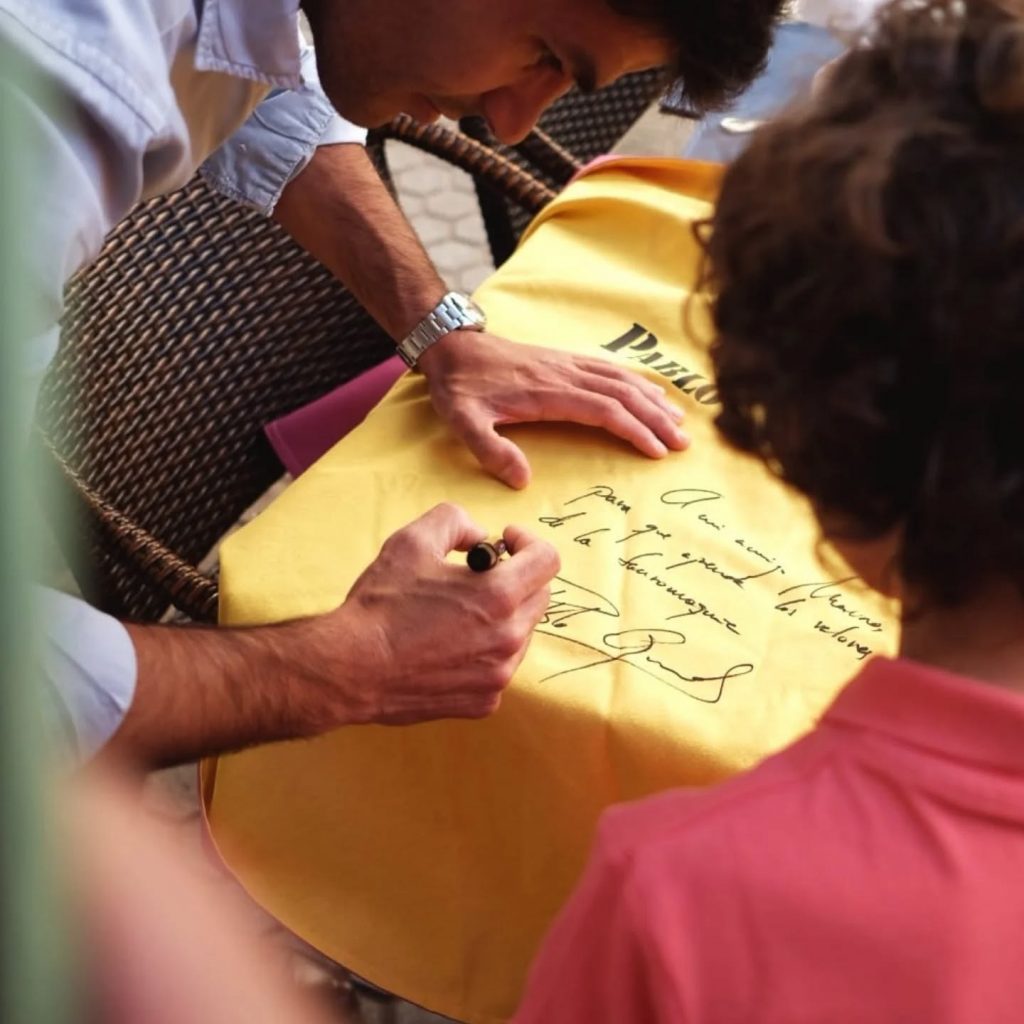 La campaña del 'Capote Solidario' vuelve por Navidad