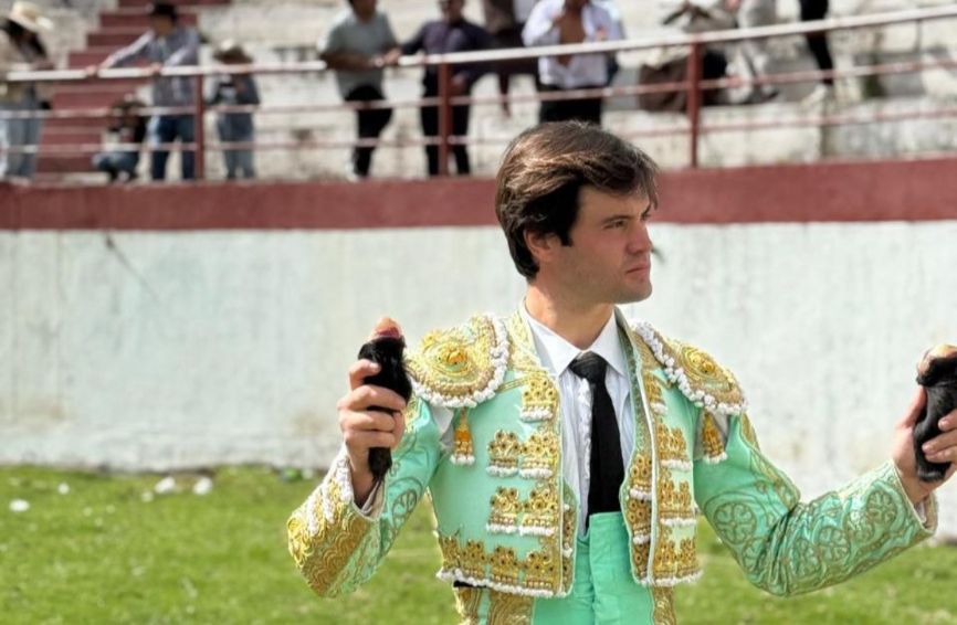 Pedro Gallego, tarde importante y puerta grande en Poroy