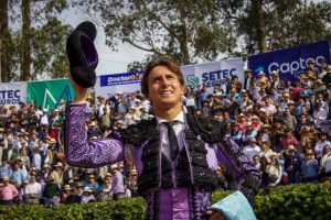 Roca Rey sale a hombros en Machachi